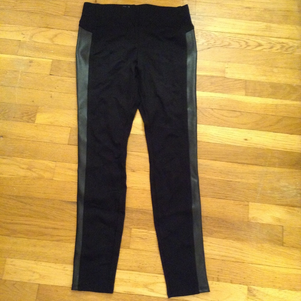 Size Small 4 To 6 Women's Ponte Leggings Pants Black Stripe On Sides NWT